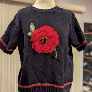 Vintage Short sleeve Jones New York sweater with beautiful red poppy flower. M